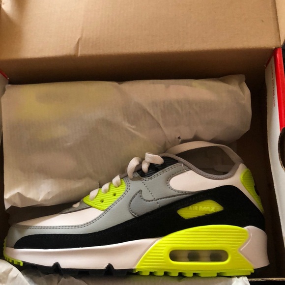 Nike Shoes - NIKE AIR MAX 90 LTR (GS) 5.5